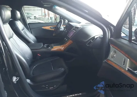 2019 Lincoln Nautilus Reserve z USA, uszkodzony, nr VIN 2LMPJ8LP9KBL66897